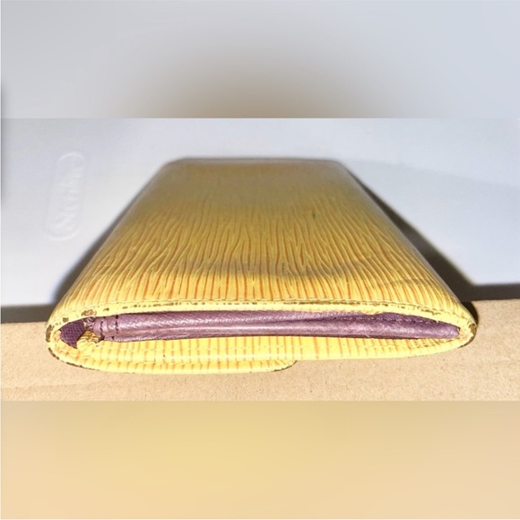 Louis Vuitton Sarah Yellow Women's Clutch - Picture 3 of 9